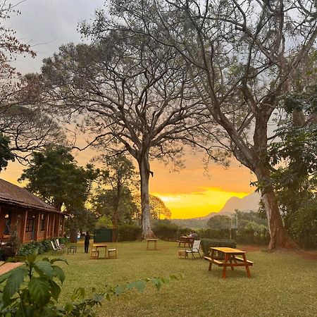 Africawildtruck Eco Camp & Lodge Mulanje Bagian luar foto